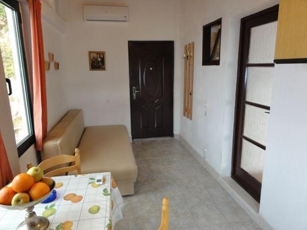 Apartments With A Parking Space Brela, Makarska - 11552 Экстерьер фото