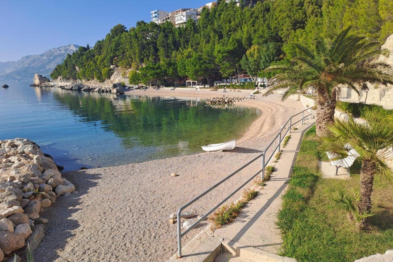 Apartments With A Parking Space Brela, Makarska - 11552 Экстерьер фото