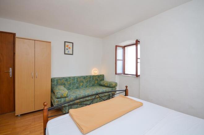 Apartments With A Parking Space Brela, Makarska - 11552 Номер фото